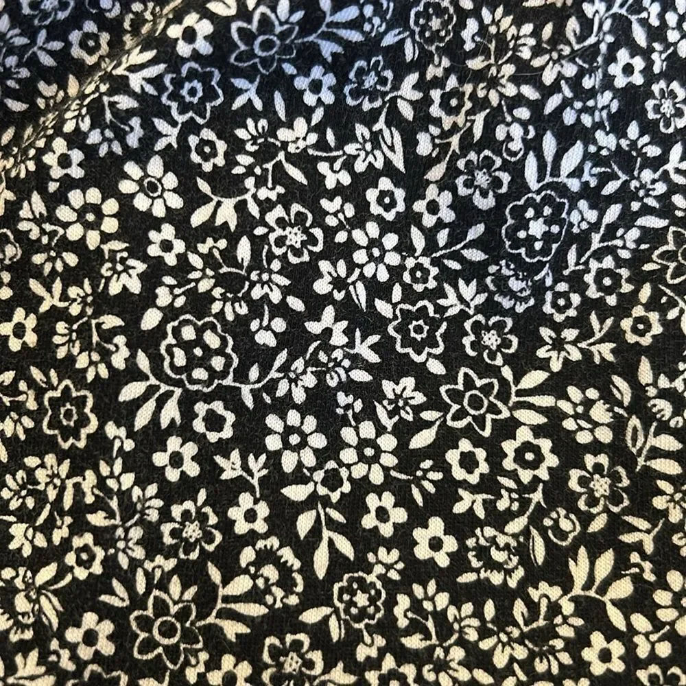 Michael Michael Kors  Black and White floral Women's Blouse Size L EUC